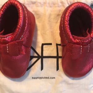 Freshly Picked MaryJane Mocs Sz2 Red